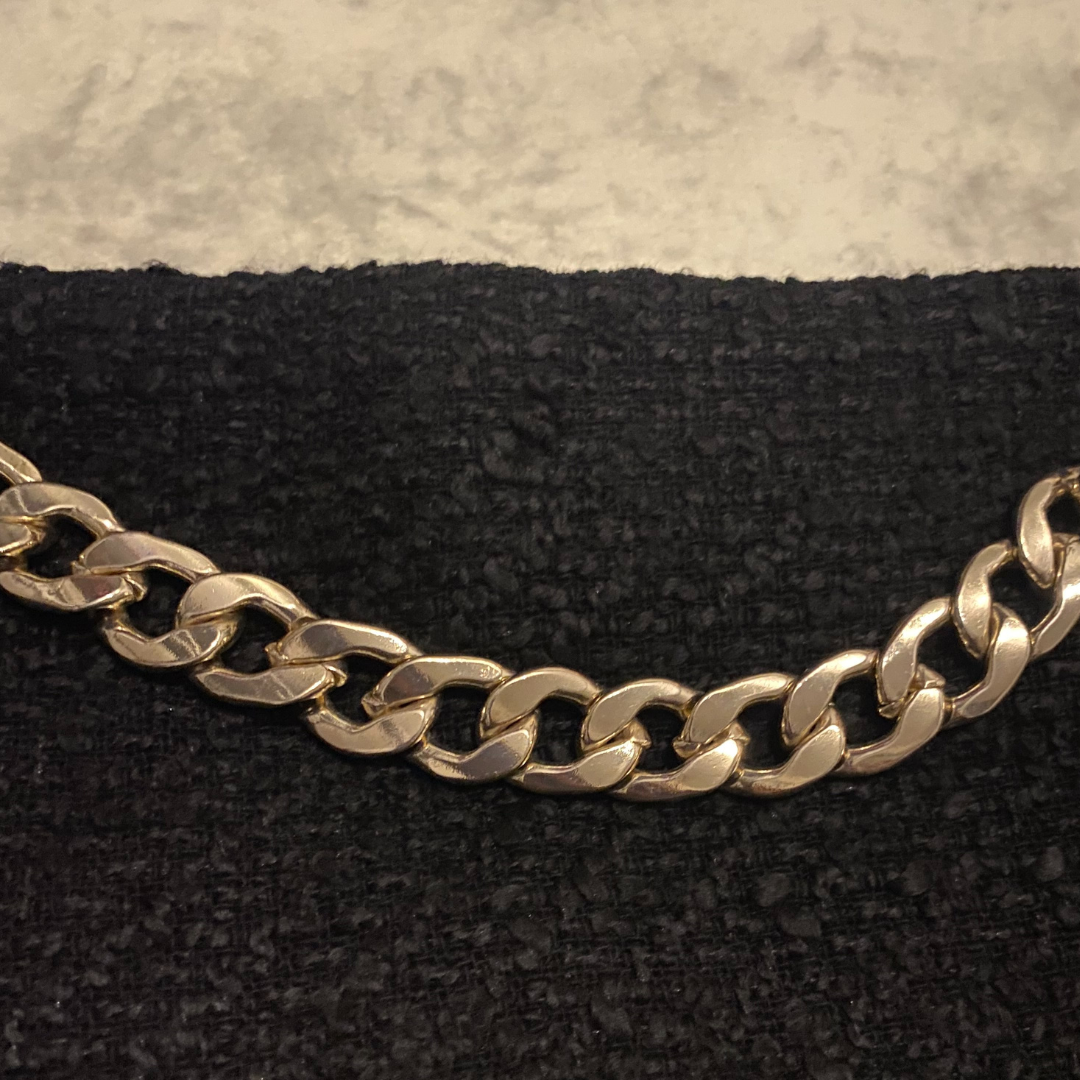 Schwarzer Rock mit Kettendetail - Trouver La Mode