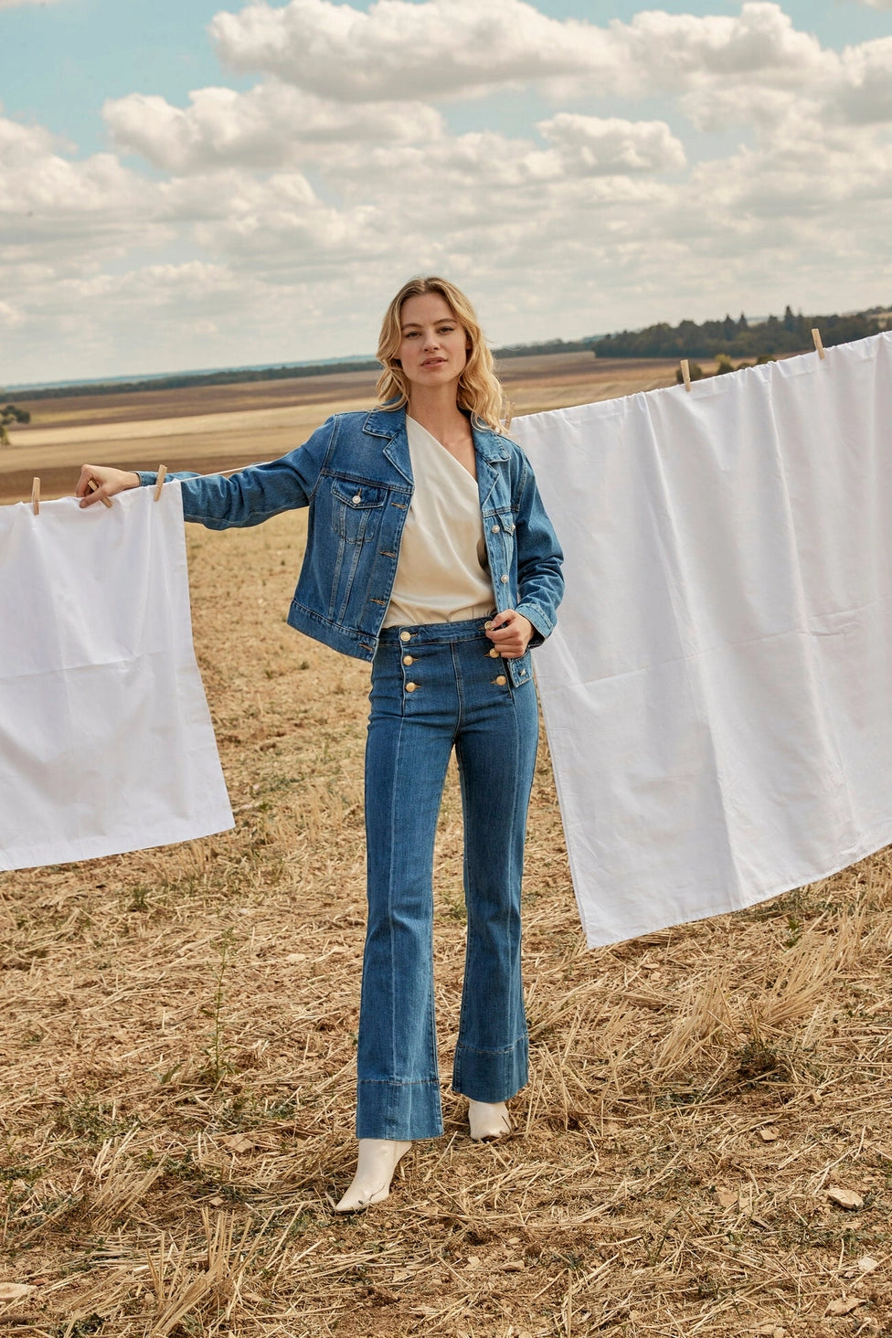 “Der Marinière Flare Jeans” - Zeitlos und Bezaubernd - Trouver La Mode