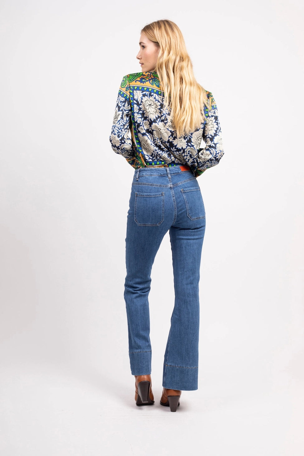 “Der Marinière Flare Jeans” - Zeitlos und Bezaubernd - Trouver La Mode