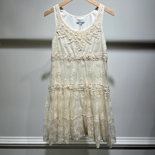 Romantisches Spitzenkleid - Trouver La Mode