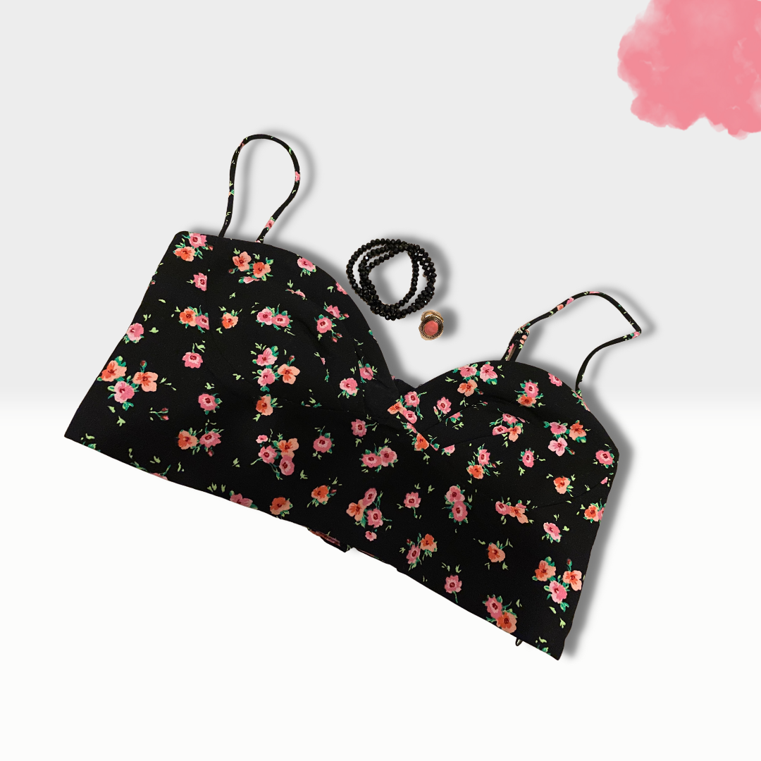 Mini-Top mit Blumen und schwarzem Hintergrund, Gummizug hinten - Trouver La Mode