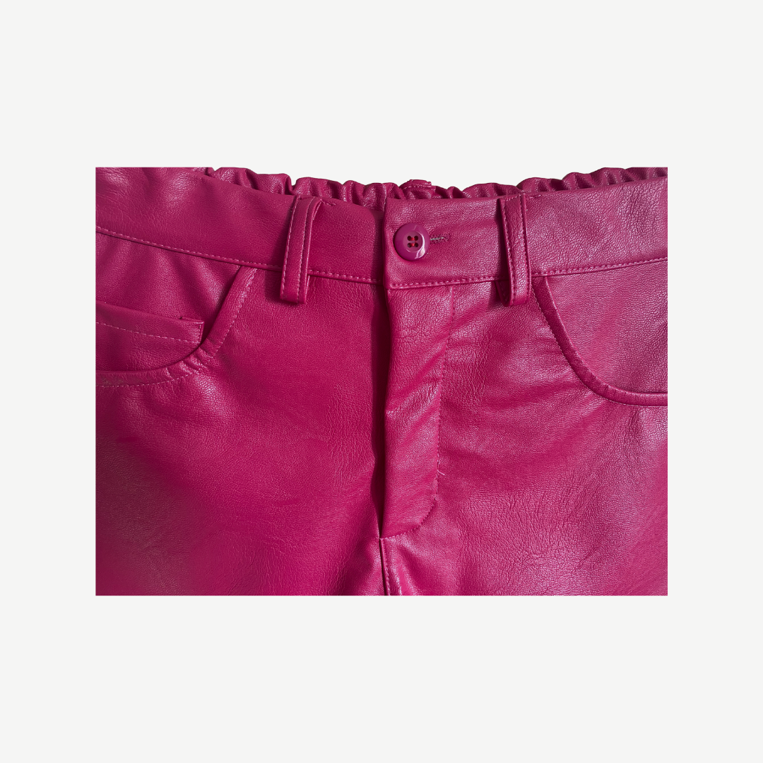 Shorts aus Kunstleder - Trouver La Mode