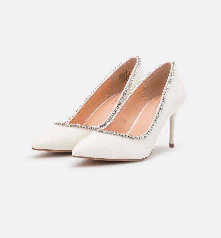 Weiße Schuhe mit glänzenden Details - Trouver La Mode