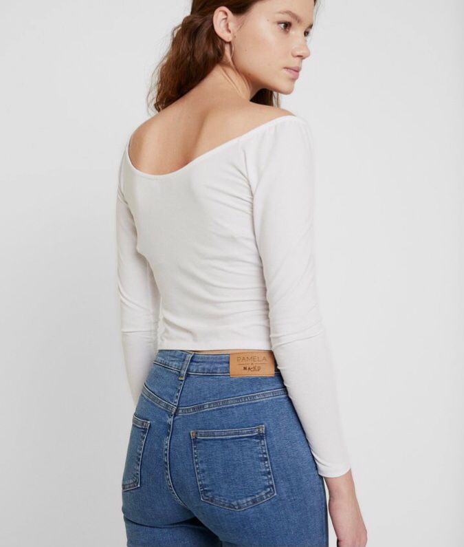 Weiße Bluse mit doppelt überlappendem Detail auf der Vorderseite - Trouver La Mode