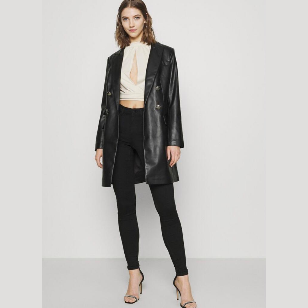 Weiße Langarmbluse mit Frontöffnung - Trouver La Mode