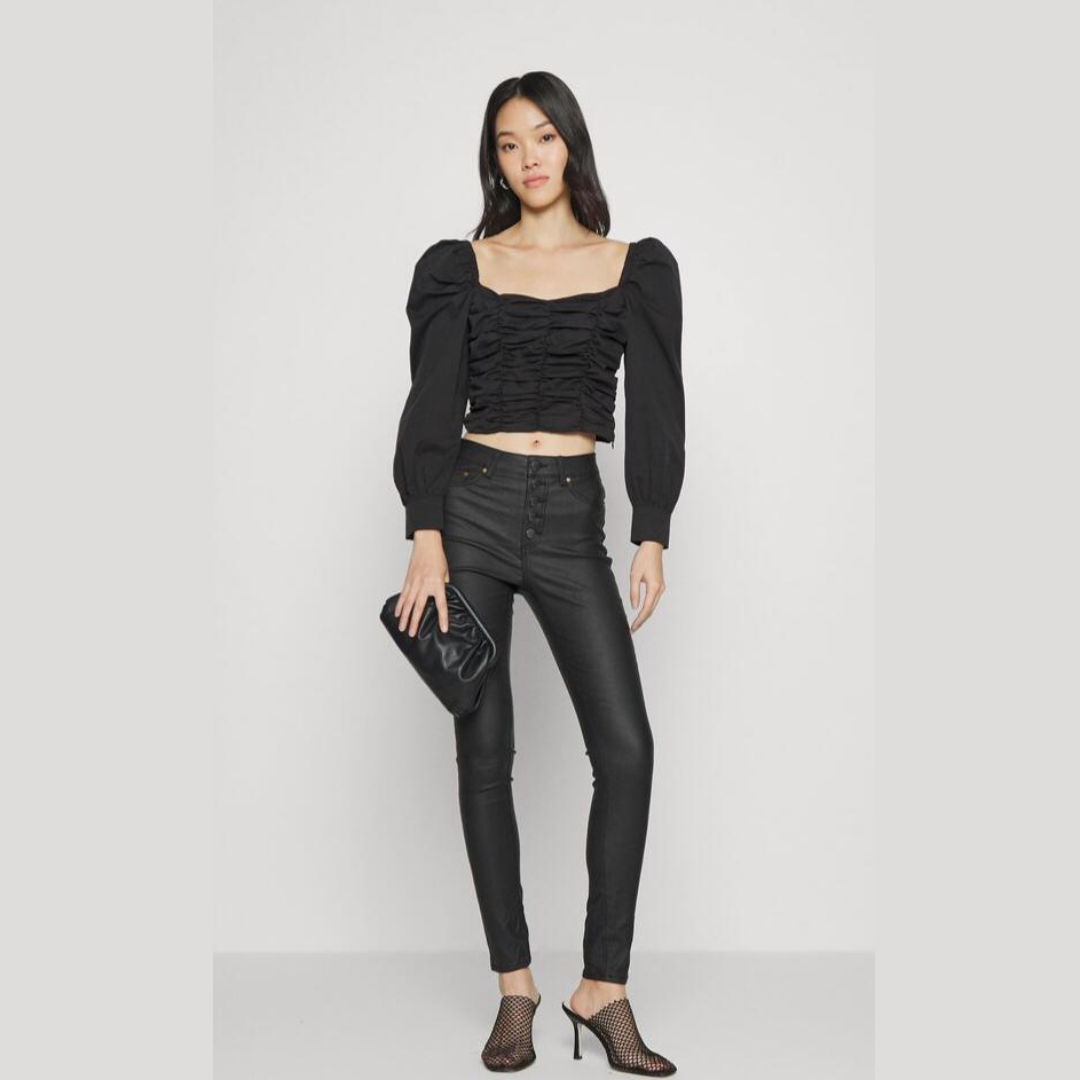 Schwarze Bluse mit langen Puffärmeln, mit Faltendetail - Trouver La Mode